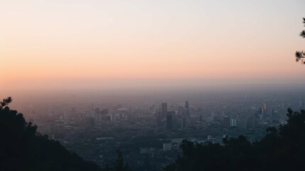 Naklejka premium Sunset View Over Urban Cityscape with Soft Horizon Gradient