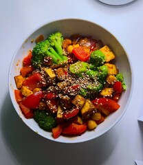 Bunte Gemüsepfanne mit Tofu