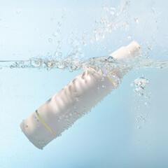 Cosmetics container with water splashes