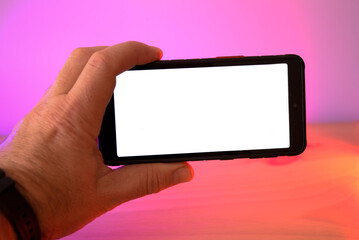 movil con pantalla en blanco