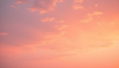 Obraz premium Un cielo lleno de nubes en varios tonos de naranja y rosa, creando una atmósfera cálida y vibrante. Las nubes tienen una apariencia suave y texturizada