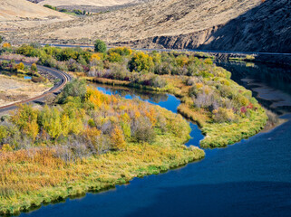 USA, Washington State, Kittitas County. The Yakima River along the canyon road in Kittitas County in fall.