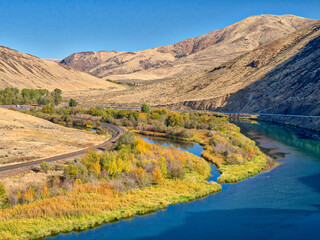 USA, Washington State, Kittitas County. The Yakima River along the canyon road in Kittitas County in fall.