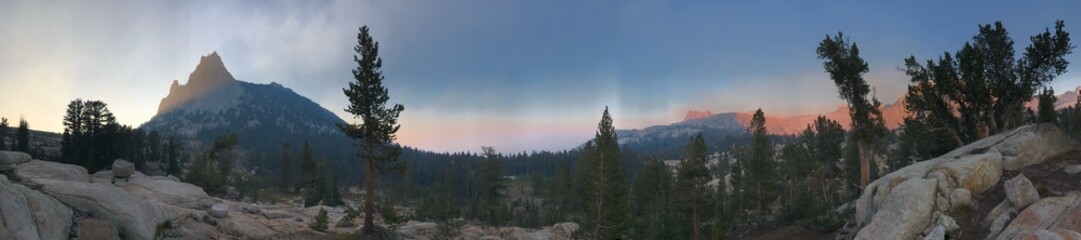 sunset in the mountains panorama Yosemite national park