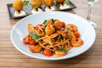 Prawn and Scallop Linguine