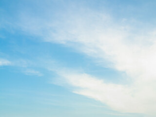 Obraz premium Sky cloud background blue skyline summer white cloudy clear nature spring winter landscape weather sunshine horizon air light eco system wallpaper environment suny pattern backdrop fluffy season.