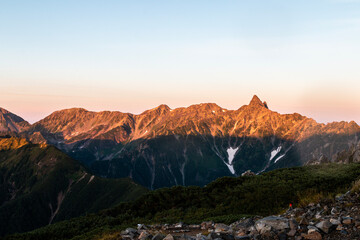 北アルプス大天井岳より 槍ヶ岳のモルゲンロート03