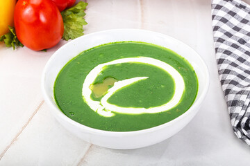 Vegetarian cuisine spinach cream soup