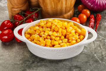 Sweet canned ripe corn grain