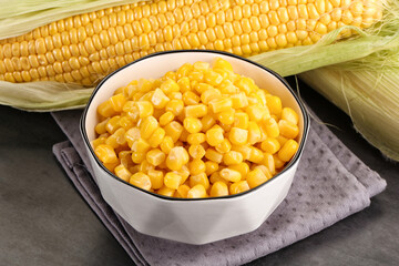 Canned sweet young corn grain