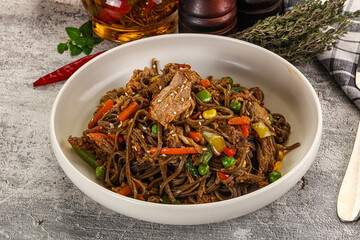 Soba with shredded pork and vegetables