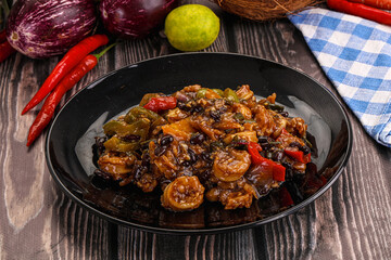 Squid with vegetables in oyser sauce