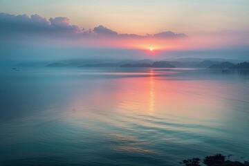 Obraz premium Stunning Coastal Waters with Dreamy Haze and Vivid Reflections