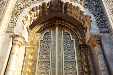 Oriental Golden Gate with Moroccan Arch &ndash; Elegant Islamic Architecture