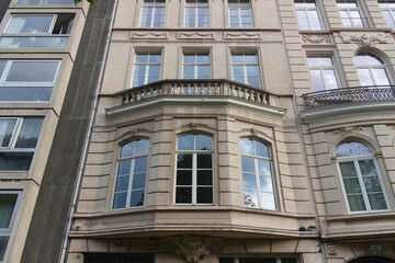 Obraz premium Bâtiment d'habitation en pierre à Bruxelles