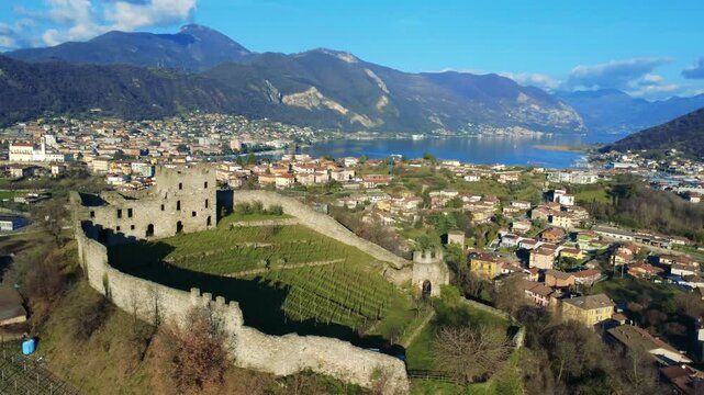 CASTELLO DI PARATICO