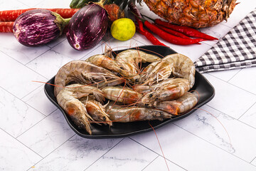 Raw fresh prawns for cooking