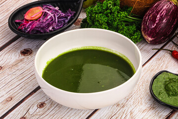 Vegan green cream spinach soup