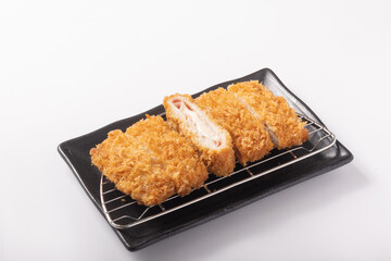 鶏むね包み揚げ（ハム＆チーズソース）