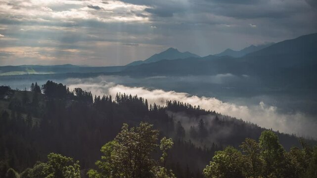 A clear morning in the beautiful mountains above the fog.