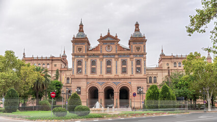 Obraz premium General Captaincy of II Military Region in Seville timelapse hyperlapse