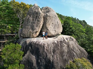 couple on koh tao viewpoint