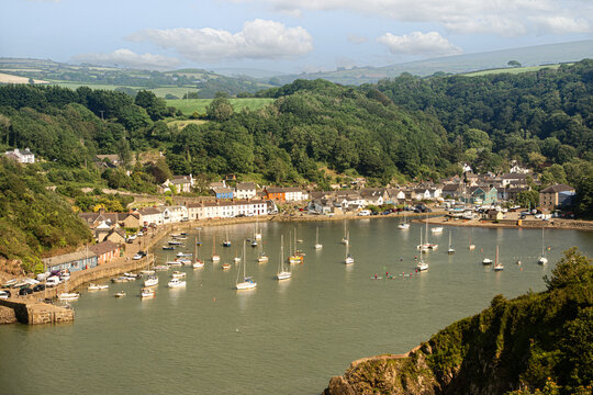 Fishguard lower town    abergwaun  pembrokeshire  fishing  port