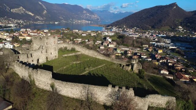 CASTELLO DI PARATICO