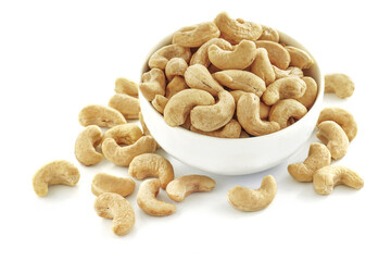 Orzechy nerkowca w białej misce