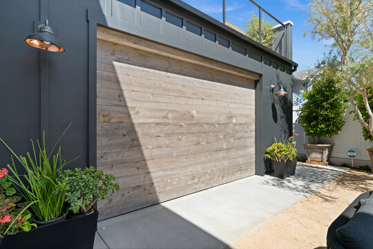 Capture Newport Beach luxury with stunning real estate photography. High-quality images showcase homes beautifully, perfect for listings, marketing, and Shutterfly prints.