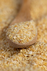 dried crushed garlic fruits for cooking