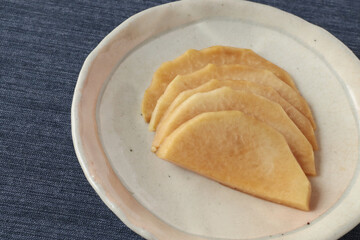 コールラビの一夜漬け（醤油漬け）