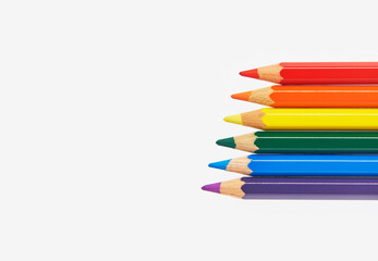 色鉛筆でLGBTQのレインボー・プライドフラッグ