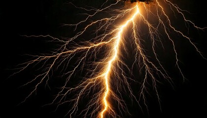 暗い夜空に輝く迫力の稲妻と雷雲