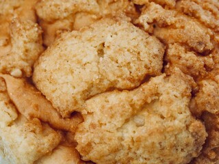 원형모양의 소보로빵, 음식