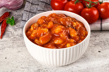 Baked kidney with tomato sauce