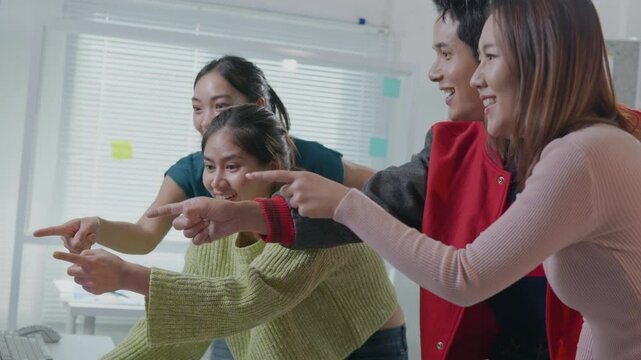 Teamwork Programers meeting for discussion data analysis for UX and UI programming for preparing for Generative AI Technology