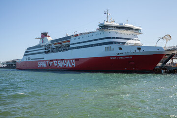 Naklejka premium Die Fähre nach Tasmanien liegt in Melbourne am Station Pier an. November 2019.