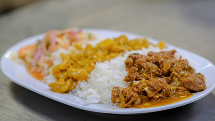 carne con arroz y marisco