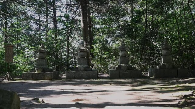 安土城 織田信雄家の供養塔／長谷川秀一邸跡