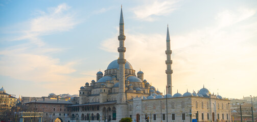  Yeni Mosque in Istanbul, Turkey 