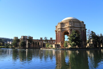 Majestic Beauty &ndash; Palace of Fine Arts in San Francisco on a Bright Day