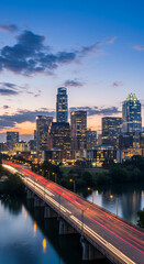 Obraz premium ** Austin at Twilight: Skyline Views, Bridge Traffic, and the Magic of Texas Nights - A Stunning Urban Landscape Photography Capture