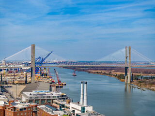 Obraz premium The Talmadge Memorial Bridge in Savannah Georgia