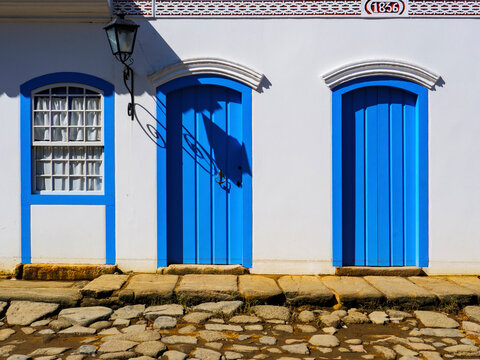 Casas antigas do centro hist&oacute;rico colonial de Paraty, Rio de Janeiro, Brasil