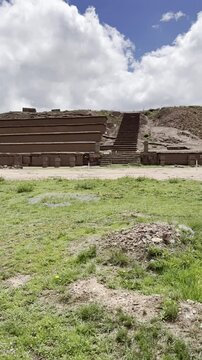 TIWANAKU, BOLIVIA - Toma fija del Kalasasaya o Piedras Detenidas en el sitio arqueol&oacute;gico de Tiwanaku, Bolivia.