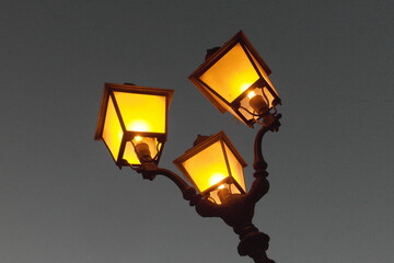 Lampioni accesi