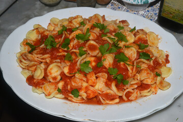 Orecchiette all'arrabbiata con prezzemolo