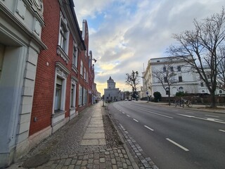 Fototapeta premium Strasse und Bürgersteig in Potsdam, Brandenburg