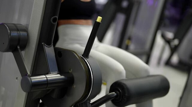 Working with a leg trainer helps to create muscle relief and tone, focusing on the hips.